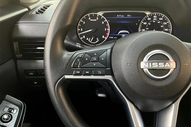 Photo of 2024 Cloud White Nissan Sentra