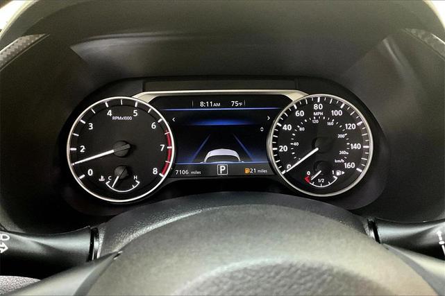 Photo of 2024 Cloud White Nissan Sentra