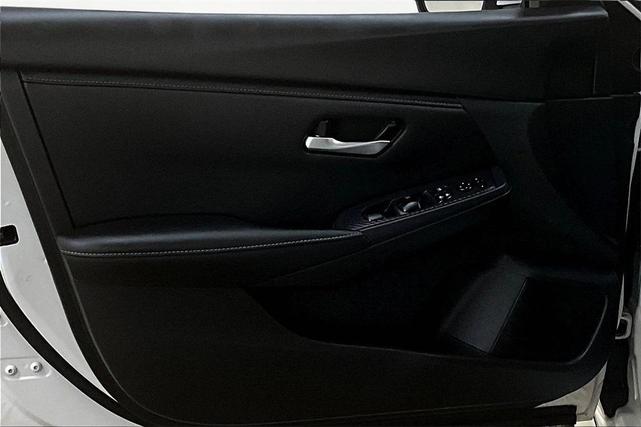 Photo of 2024 Cloud White Nissan Sentra
