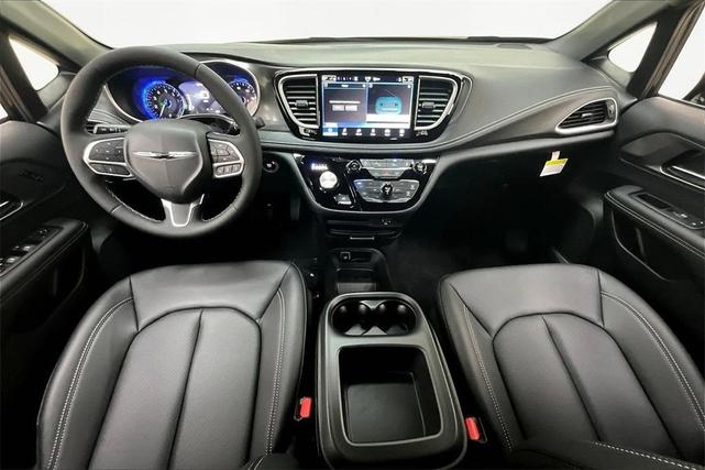 Photo of 2026 PXJ Chrysler Pacifica