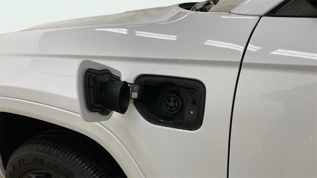Photo of 2025 Bright White Clearcoat Jeep Grand Cherokee 4xe