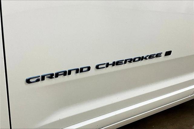 Photo of 2025 Bright White Clearcoat Jeep Grand Cherokee 4xe