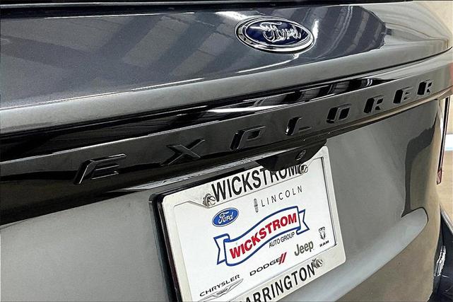 Photo of 2025 Carbonized Gray Metallic Ford Explorer