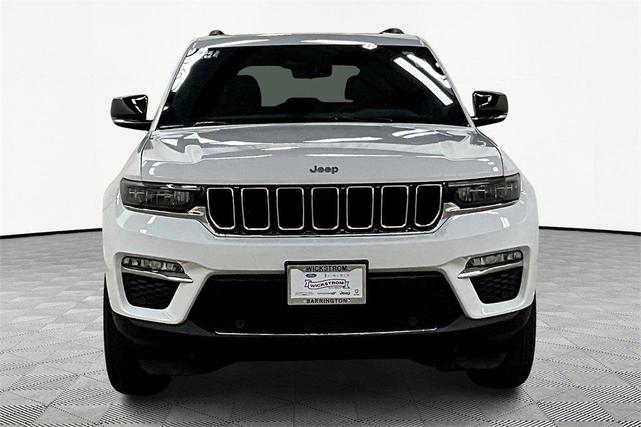 Photo of 2025 Bright White Clearcoat Jeep Grand Cherokee