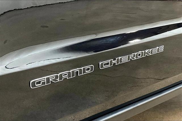 Photo of 2018 Diamond Black Jeep Grand Cherokee
