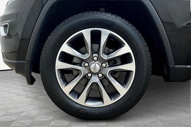 Photo of 2018 Diamond Black Jeep Grand Cherokee