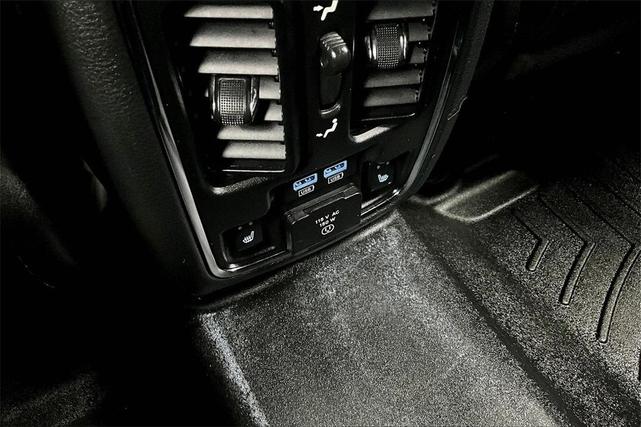 Photo of 2018 Diamond Black Jeep Grand Cherokee