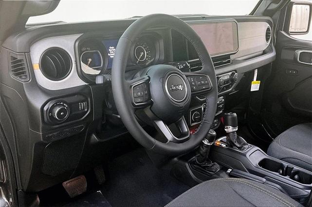 Photo of 2025 Granite Crystal Clearcoat Metallic Jeep Wrangler