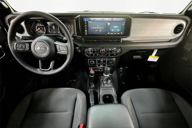 Photo of 2025 Granite Crystal Clearcoat Metallic Jeep Wrangler