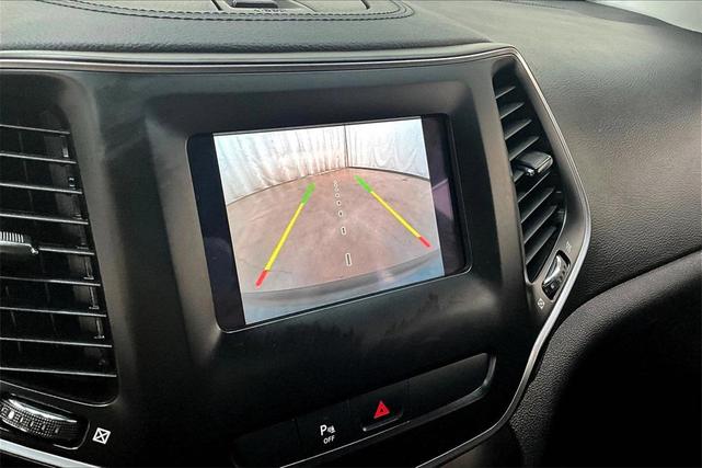 Photo of 2020 Slate Blue Pearlcoat Jeep Cherokee