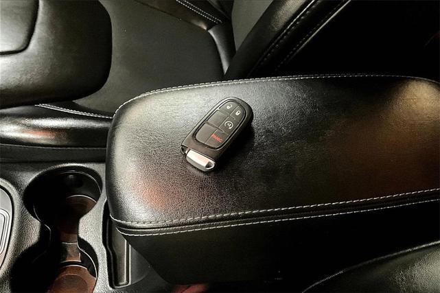 Photo of 2020 Slate Blue Pearlcoat Jeep Cherokee