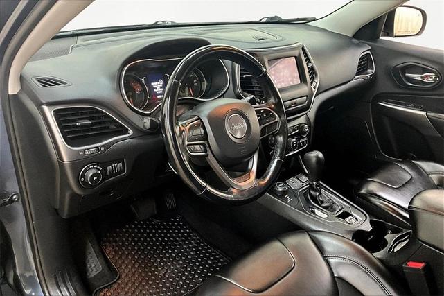 Photo of 2020 Slate Blue Pearlcoat Jeep Cherokee