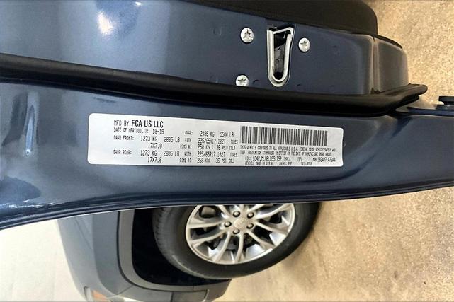 Photo of 2020 Slate Blue Pearlcoat Jeep Cherokee