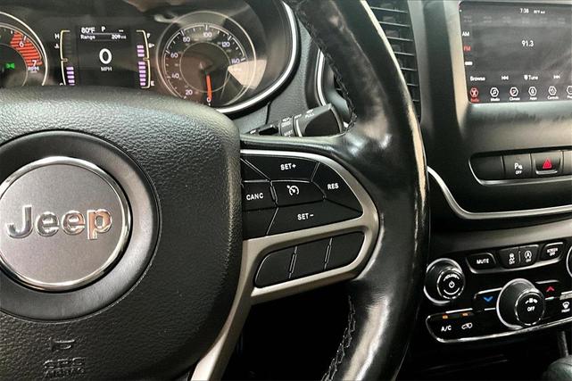 Photo of 2020 Slate Blue Pearlcoat Jeep Cherokee