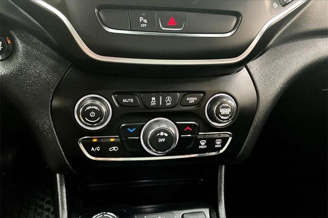 Photo of 2020 Slate Blue Pearlcoat Jeep Cherokee
