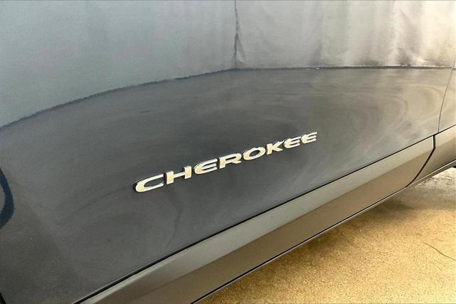 Photo of 2020 Slate Blue Pearlcoat Jeep Cherokee