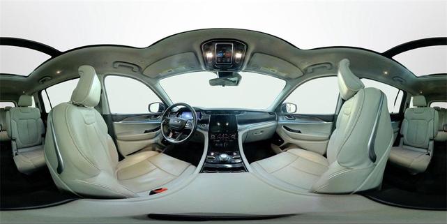 Photo of 2022 Metallic Jeep Grand Cherokee L