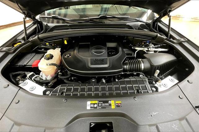 Photo of 2022 Metallic Jeep Grand Cherokee L