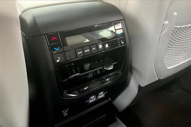 Photo of 2022 Metallic Jeep Grand Cherokee L