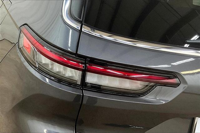 Photo of 2022 Metallic Jeep Grand Cherokee L