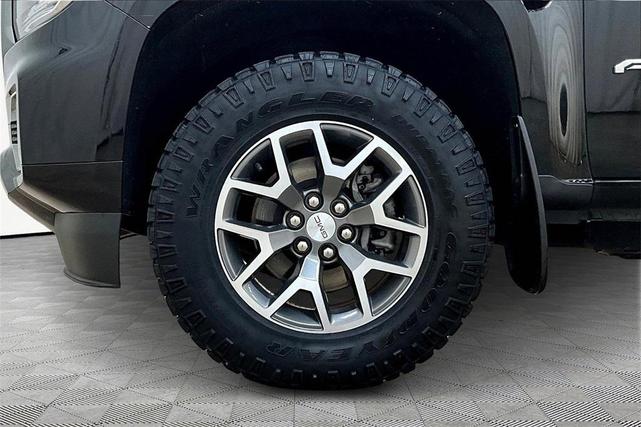 Photo of 2021 Onyx Black GMC Canyon