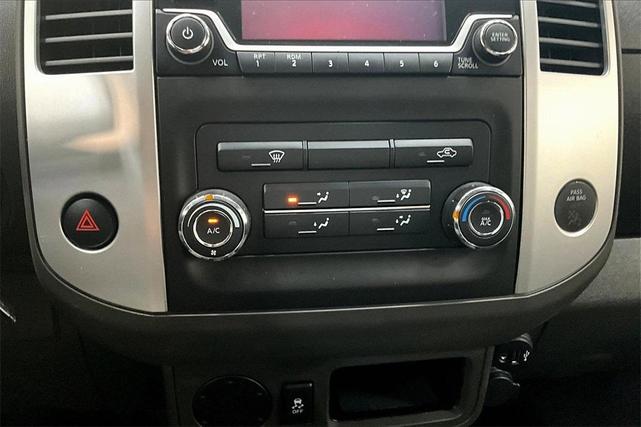 Photo of 2018 Glacier White Nissan Frontier