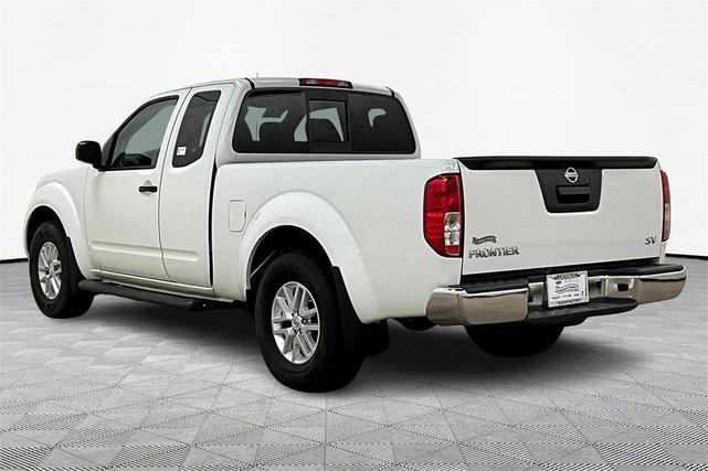 Photo of 2018 Glacier White Nissan Frontier