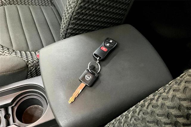 Photo of 2018 Glacier White Nissan Frontier