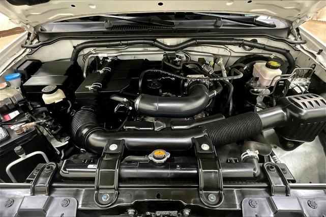 Photo of 2018 Glacier White Nissan Frontier