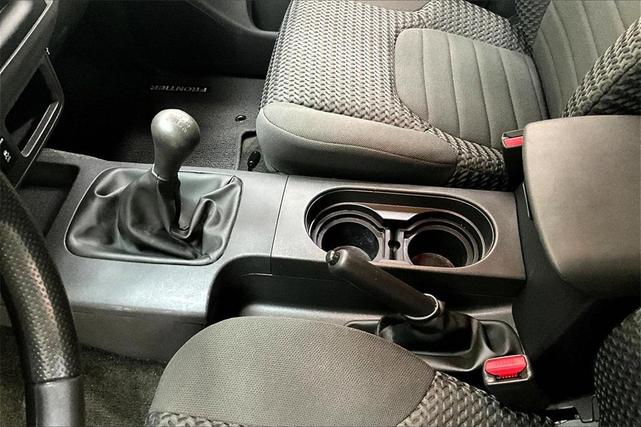 Photo of 2018 Glacier White Nissan Frontier