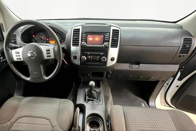 Photo of 2018 Glacier White Nissan Frontier