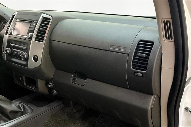 Photo of 2018 Glacier White Nissan Frontier