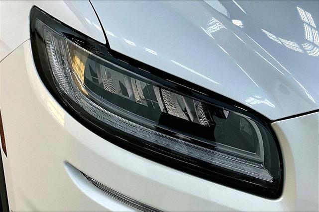 Photo of 2022 Pristine White Lincoln Nautilus
