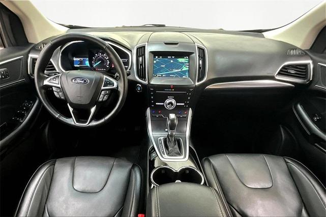 Photo of 2018 Burgundy Velvet Metallic Tinted Clearcoat Ford Edge