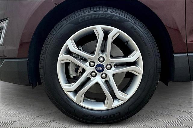 Photo of 2018 Burgundy Velvet Metallic Tinted Clearcoat Ford Edge