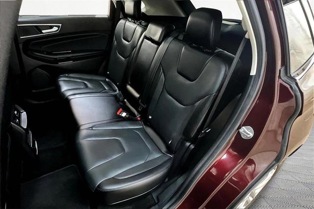 Photo of 2018 Burgundy Velvet Metallic Tinted Clearcoat Ford Edge