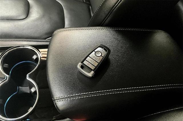 Photo of 2018 Burgundy Velvet Metallic Tinted Clearcoat Ford Edge