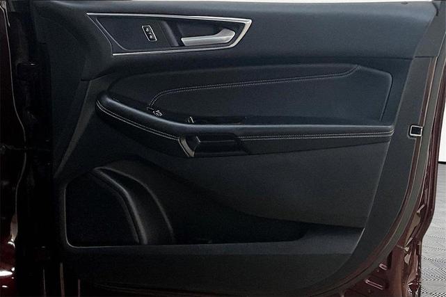 Photo of 2018 Burgundy Velvet Metallic Tinted Clearcoat Ford Edge