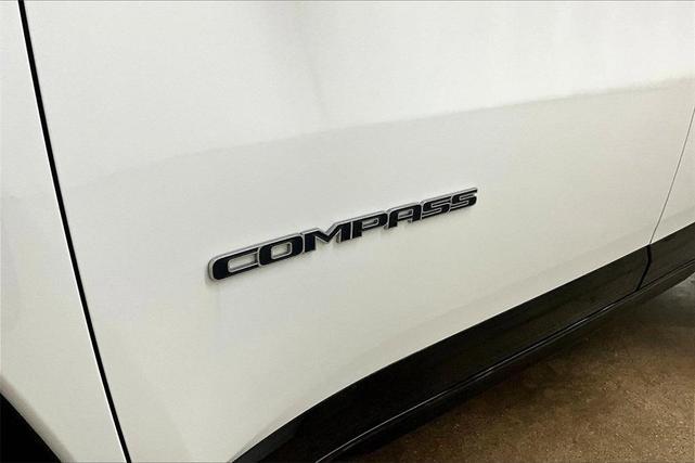 Photo of 2022 Bright White Clearcoat Jeep Compass