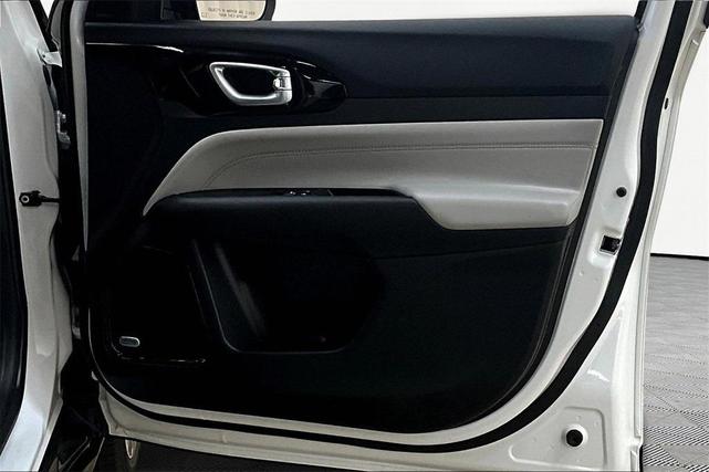 Photo of 2022 Bright White Clearcoat Jeep Compass