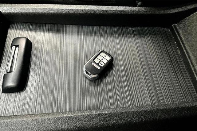 Photo of 2021 Black Honda Pilot