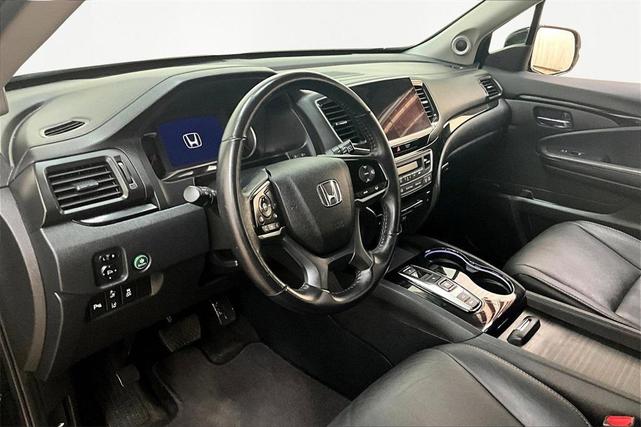 Photo of 2021 Black Honda Pilot