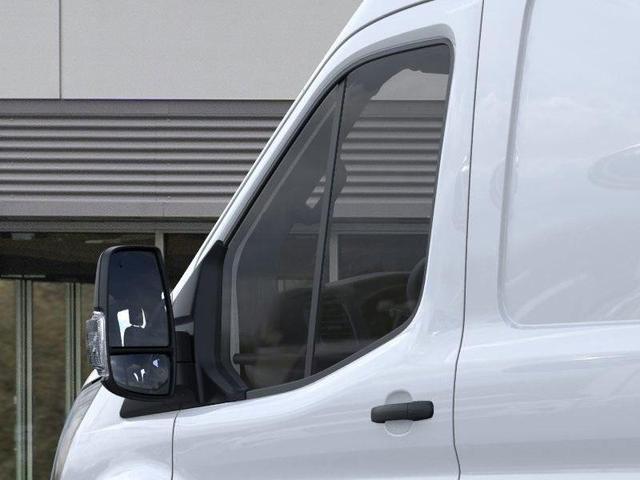 Photo of 2025 Oxford White Ford Transit-250