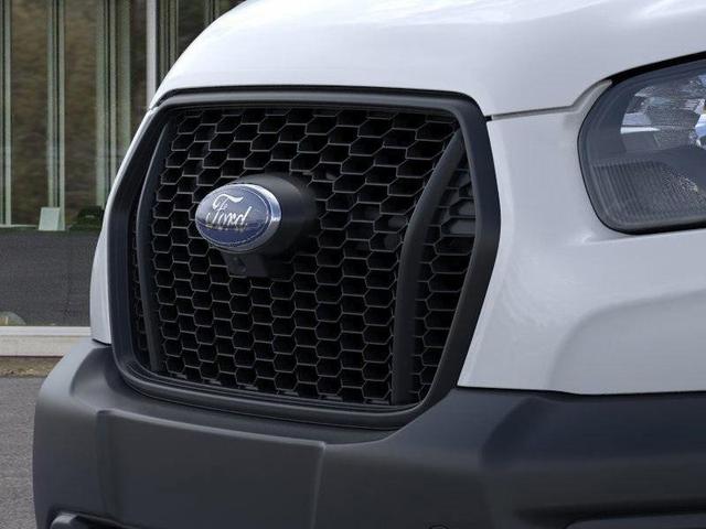 Photo of 2025 Oxford White Ford Transit-250