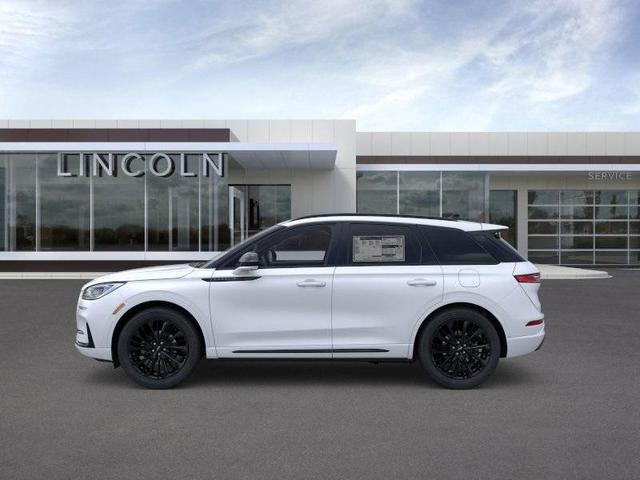 Photo of 2025 Pristine White Lincoln Corsair