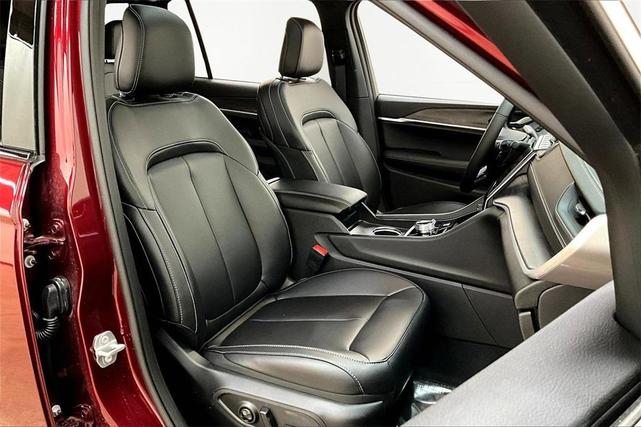 Photo of 2025 Velvet Red Pearlcoat Jeep Grand Cherokee L