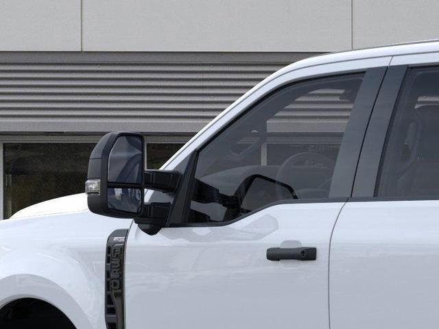 Photo of 2025 Oxford White Ford F-350