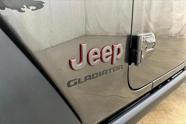 Photo of 2021 Granite Crystal Clearcoat Metallic Jeep Gladiator
