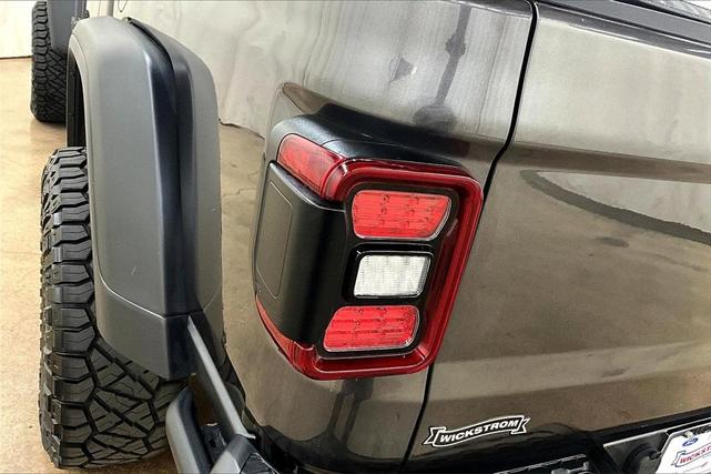 Photo of 2021 Granite Crystal Clearcoat Metallic Jeep Gladiator
