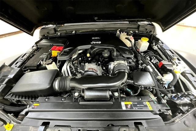 Photo of 2021 Granite Crystal Clearcoat Metallic Jeep Gladiator